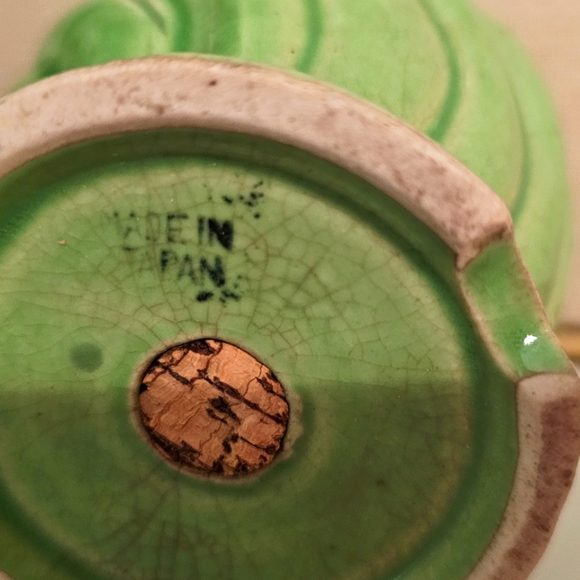 Vintage Kitchen Green Japanese Majolica Style Shaker Salt and Pepper Shakers - Picture 9 of 9